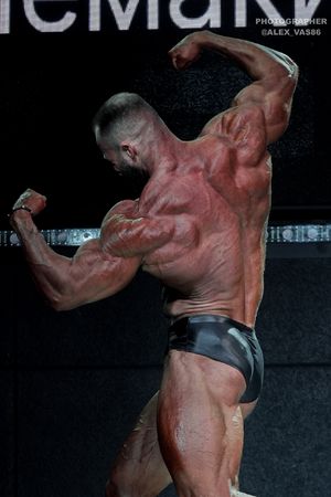 CLASSIC PHYSIQUE